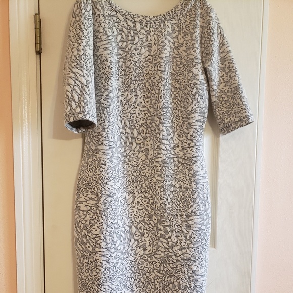 Dress - Picture 2 of 4